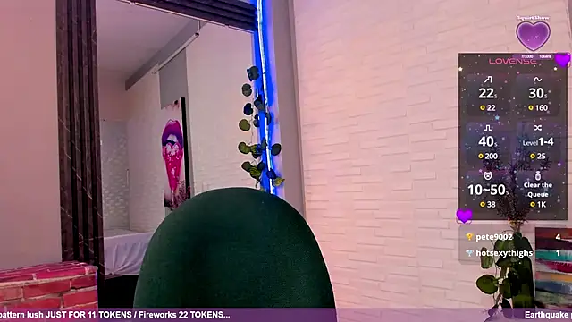 sweetieandjuicyy online show from 01/15/25, 07:23