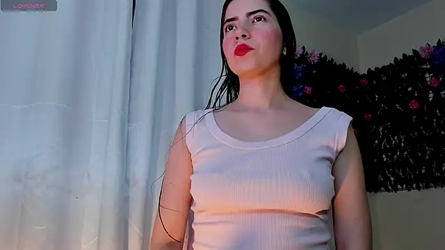 Snapshot of sweetieandjuicyy chatting on 03/08/26, 04:16 sweetieandjuicyy online show from 03/08/26, 04:16