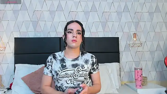 JustinePerry online show from 11/29/25, 03:09