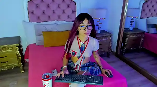 Snapshot of Candy5Girl chatting on 03/06/25, 07:43 Candy5Girl online show from 03/06/25, 07:43