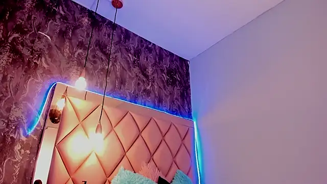 Snapshot of megan_100 chatting on 02/21/25, 06:59 megan 100 online show from 02/21/25, 06:59