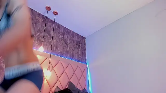 Snapshot of megan_100 chatting on 03/11/25, 06:41 megan 100 online show from 03/11/25, 06:41