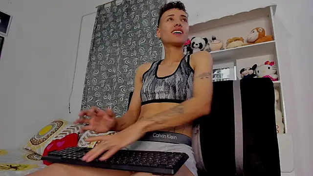 Snapshot of megan_100 chatting on 11/09/25, 07:01 megan 100 online show from 11/09/25, 07:01