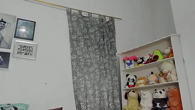 Snapshot of megan_100 chatting on 02/09/26, 04:33 megan 100 online show from 02/09/26, 04:33