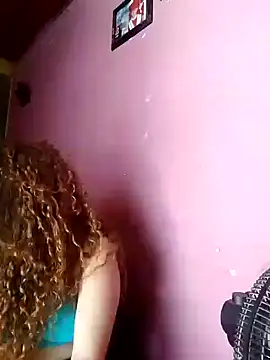 Snapshot of Mia_fooxx_ chatting on 01/02/25, 04:46 Mia fooxx online show from 01/02/25, 04:46