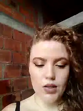 Snapshot of Mia_fooxx_ chatting on 01/12/25, 08:14 Mia fooxx online show from 01/12/25, 08:14