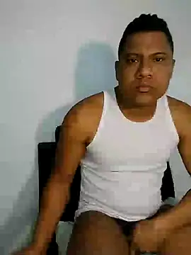 Snapshot of latinblack01 chatting on 12/04/24, 06:39 latinblack01 online show from 12/04/24, 06:39