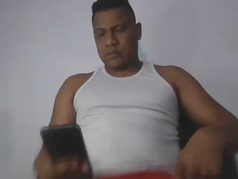 Snapshot of latinblack01 chatting on 10/21/25, 01:56 latinblack01 online show from 10/21/25, 01:56