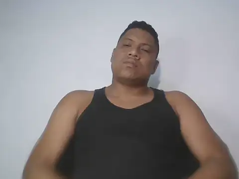 latinblack01 online show from 10/28/25, 02:09
