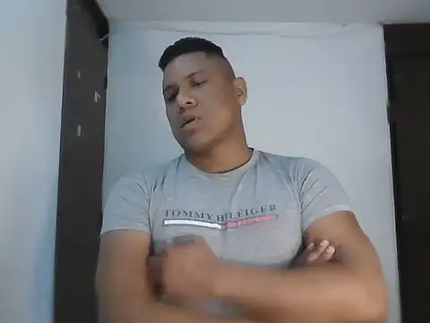 latinblack01 online show from 11/10/25, 09:47