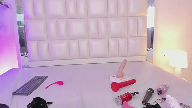 Alhana pulido online show from 12/24/24, 08:05