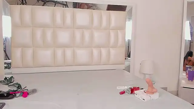 Alhana pulido online show from 03/06/25, 10:36