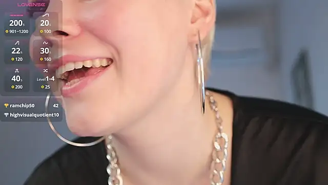 LikaBerry1 online show from 02/05/25, 10:12