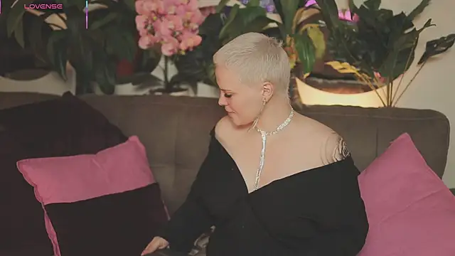 LikaBerry1 online show from 10/23/25, 03:39