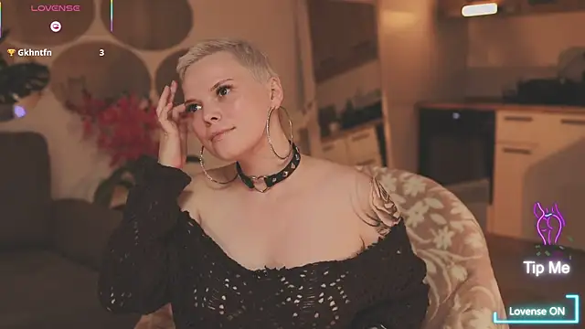 LikaBerry1 online show from 10/28/25, 02:53