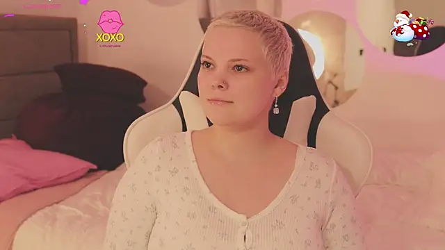 Snapshot of LikaBerry1 chatting on 01/15/26, 05:05 LikaBerry1 online show from 01/15/26, 05:05