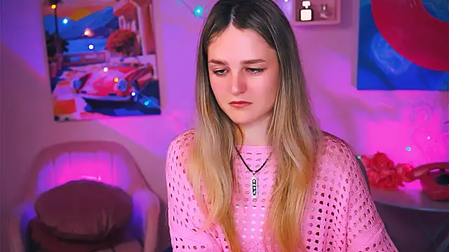 DeboraLarson online show from 12/13/24, 03:49