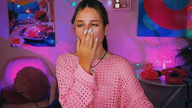 Snapshot of DeboraLarson chatting on 12/15/24, 10:58 DeboraLarson online show from 12/15/24, 10:58