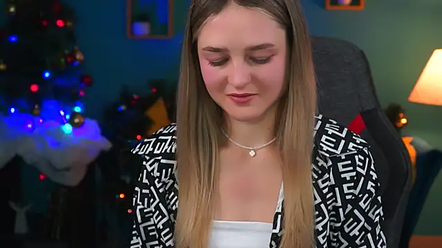 DeboraLarson online show from 12/20/24, 04:09