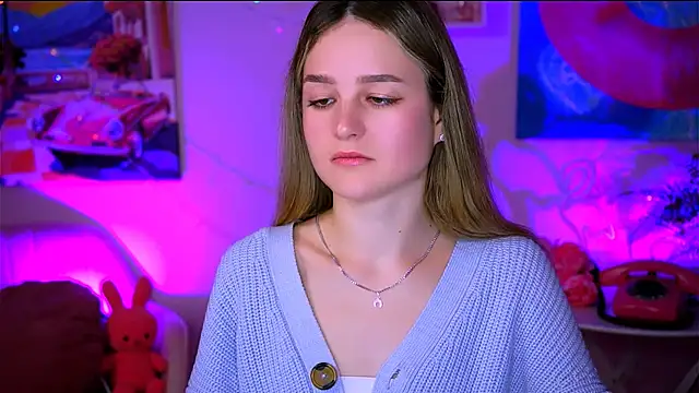 Snapshot of DeboraLarson chatting on 02/07/25, 03:45 DeboraLarson online show from 02/07/25, 03:45