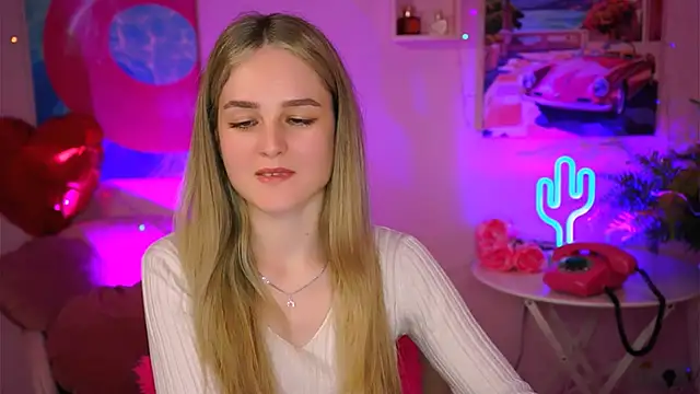 Snapshot of DeboraLarson chatting on 03/10/25, 09:53 DeboraLarson online show from 03/10/25, 09:53