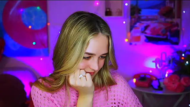 DeboraLarson online show from 03/18/25, 09:42