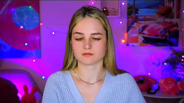 Snapshot of DeboraLarson chatting on 03/20/25, 10:54 DeboraLarson online show from 03/20/25, 10:54