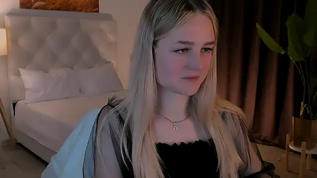 DeboraLarson online show from 10/15/25, 03:39