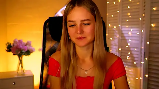 Snapshot of DeboraLarson chatting on 11/14/25, 03:38 DeboraLarson online show from 11/14/25, 03:38