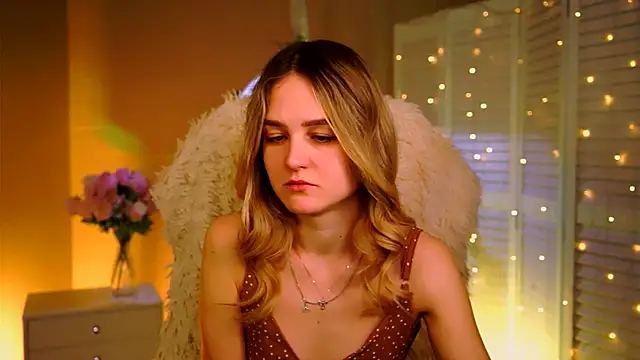 Snapshot of DeboraLarson chatting on 02/09/26, 03:32 DeboraLarson online show from 02/09/26, 03:32