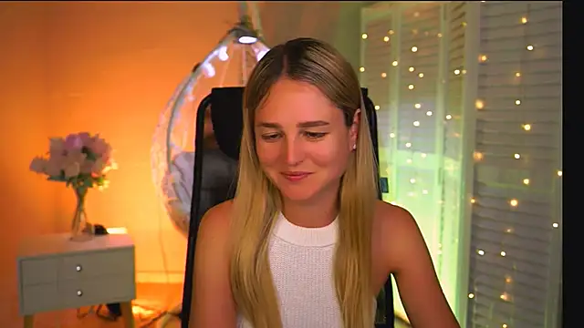 DeboraLarson online show from 05/10/26, 03:12