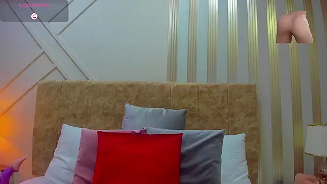 ashley  foxx  online show from 03/22/25, 02:14