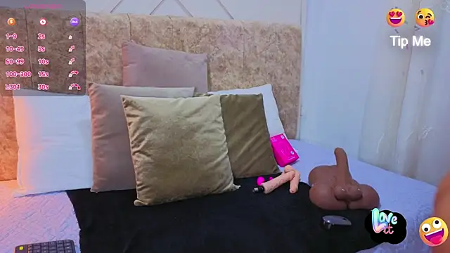 ashley  foxx  online show from 06/09/26, 02:39