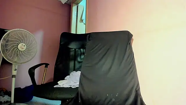 bigblackhotx1 online show from 05/05/26, 10:45