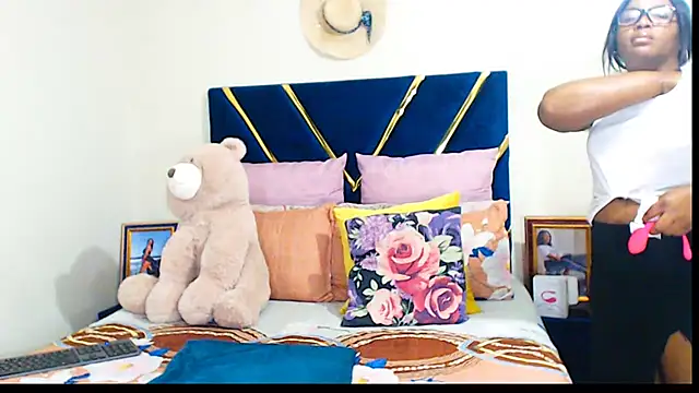 veronica1xxx online show from 09/12/25, 08:09