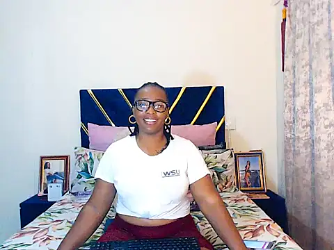 Snapshot of veronica1xxx chatting on 02/25/26, 09:13 veronica1xxx online show from 02/25/26, 09:13