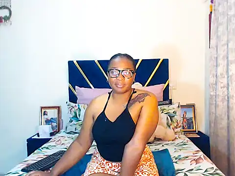 Snapshot of veronica1xxx chatting on 03/02/26, 11:33 veronica1xxx online show from 03/02/26, 11:33