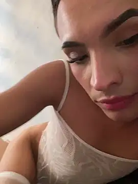 Snapshot of miss_Ari chatting on 01/01/25, 04:50 miss Ari online show from 01/01/25, 04:50