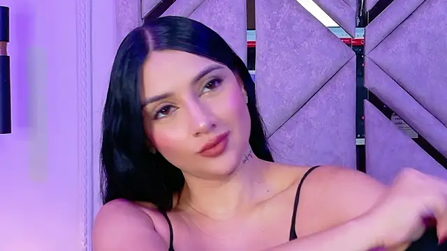 Snapshot of Harper-Avary chatting on 02/18/26, 02:24 Harper-Avary online show from 02/18/26, 02:24