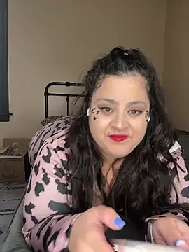 Snapshot of tillymarie34 chatting on 11/17/25, 06:03 tillymarie34 online show from 11/17/25, 06:03