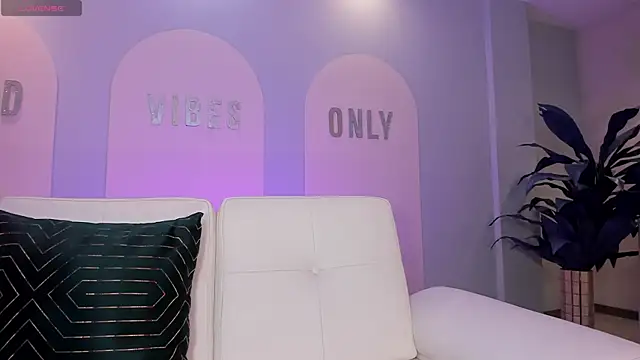 StacyWoods online show from 04/30/26, 11:49