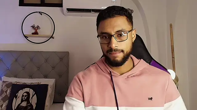 Snapshot of LiamGarcia1 chatting on 01/12/25, 10:45 LiamGarcia1 online show from 01/12/25, 10:45