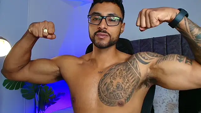 Snapshot of LiamGarcia1 chatting on 11/05/25, 02:39 LiamGarcia1 online show from 11/05/25, 02:39