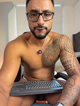 Snapshot of LiamGarcia1 chatting on 06/16/26, 02:52 LiamGarcia1 online show from 06/16/26, 02:52