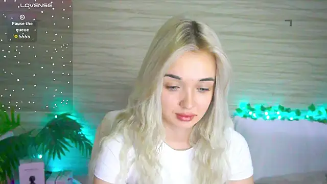 Ashley S online show from 09/10/25, 10:21