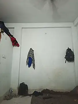 Snapshot of pintuS40 chatting on 03/22/25, 01:43 pintuS40 online show from 03/22/25, 01:43