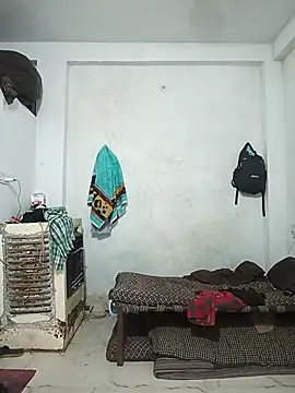 Snapshot of pintuS40 chatting on 09/18/25, 01:40 pintuS40 online show from 09/18/25, 01:40