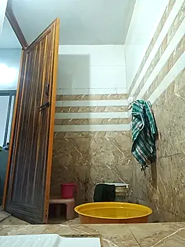 Snapshot of pintuS40 chatting on 09/24/25, 02:26 pintuS40 online show from 09/24/25, 02:26