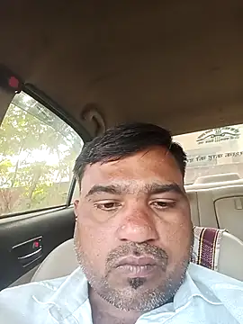 Snapshot of pintuS40 chatting on 12/15/25, 10:41 pintuS40 online show from 12/15/25, 10:41