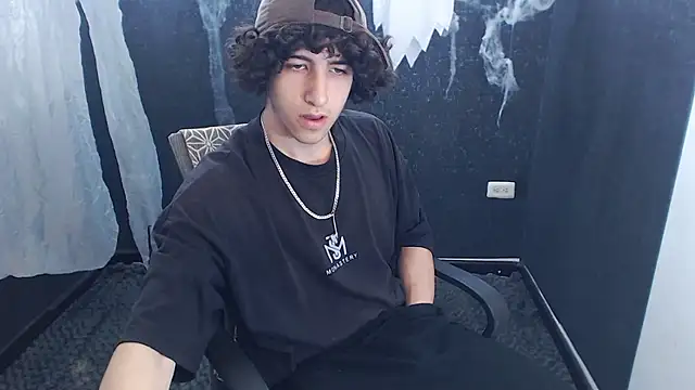 Kerverr  online show from 11/05/25, 02:39